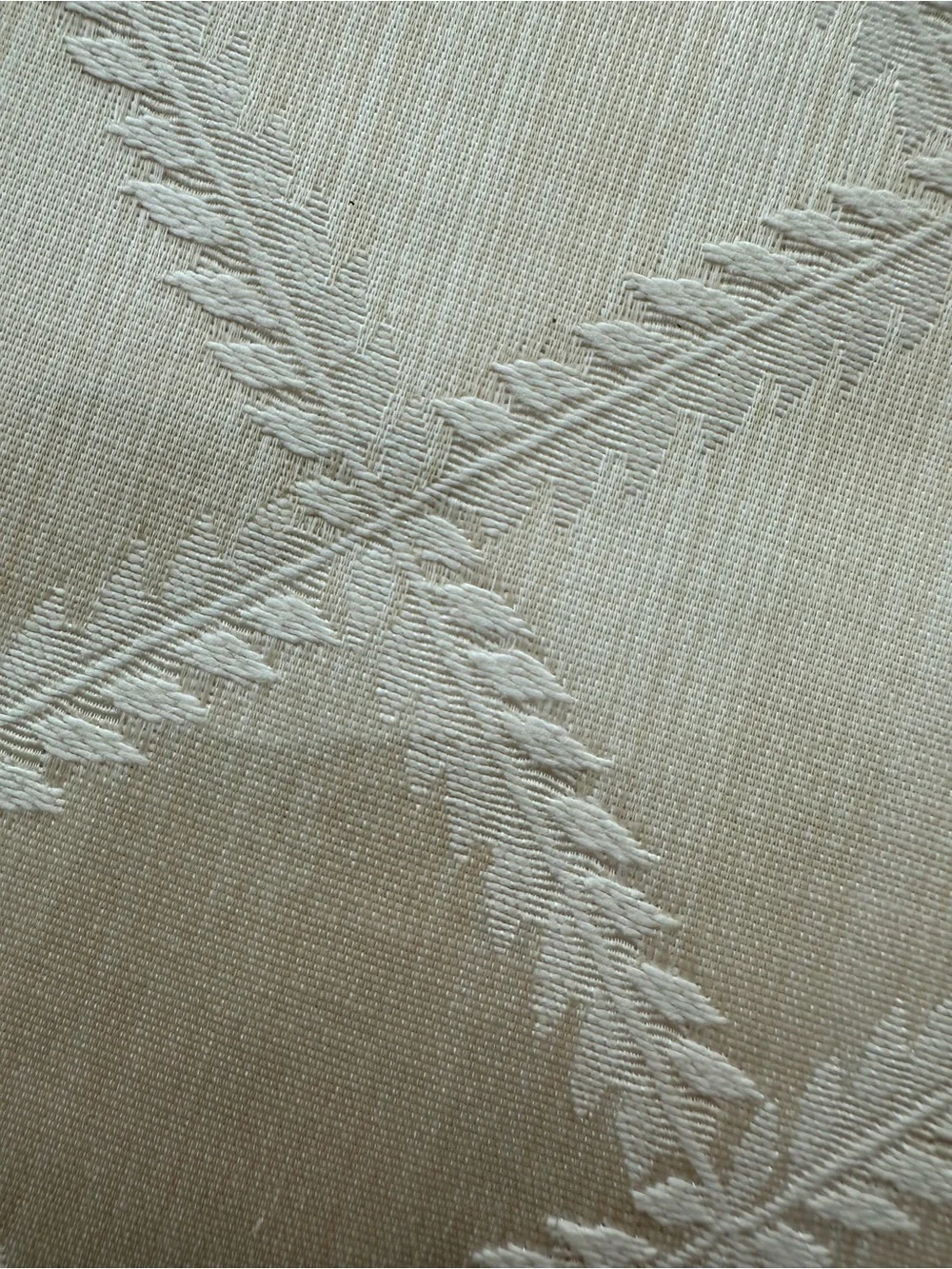 NEW Lenox Pearl JacquardTablecloth 70